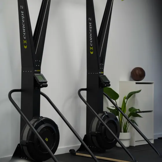 Deux SkiErg Concept 2 dans la salle